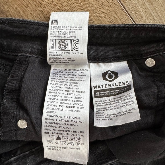 Levi's 711 Black Skinny Jeans - Picture 4 of 5